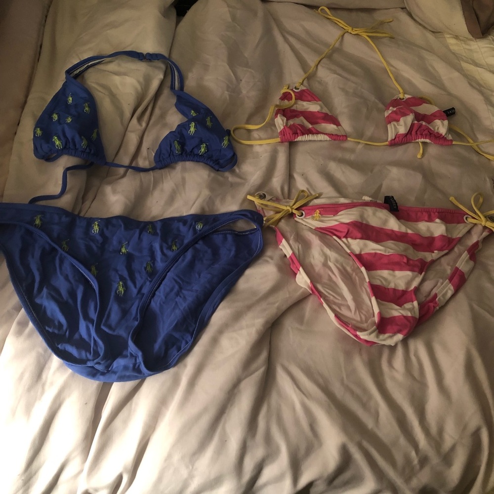 2 bikinis